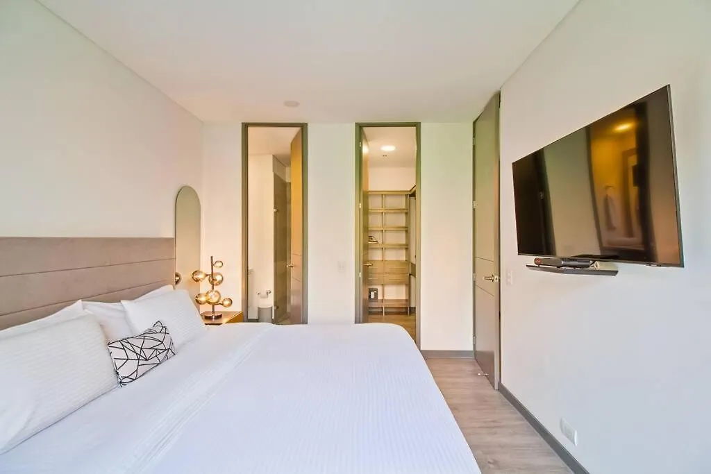 Super Apto, Ac, Poblado Medellin Apartment